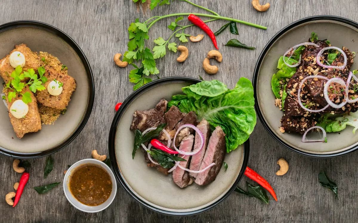 Verschiedene Gerichte bei einem Food-Event